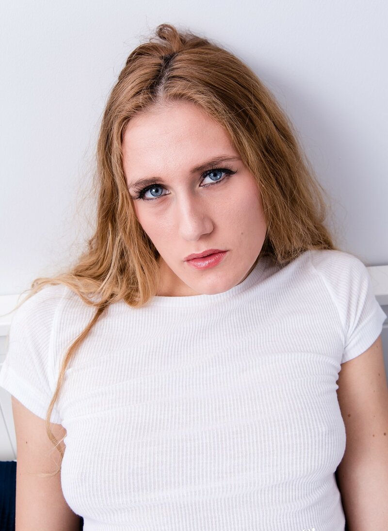 Полина, 19 лет, 0 размер груди